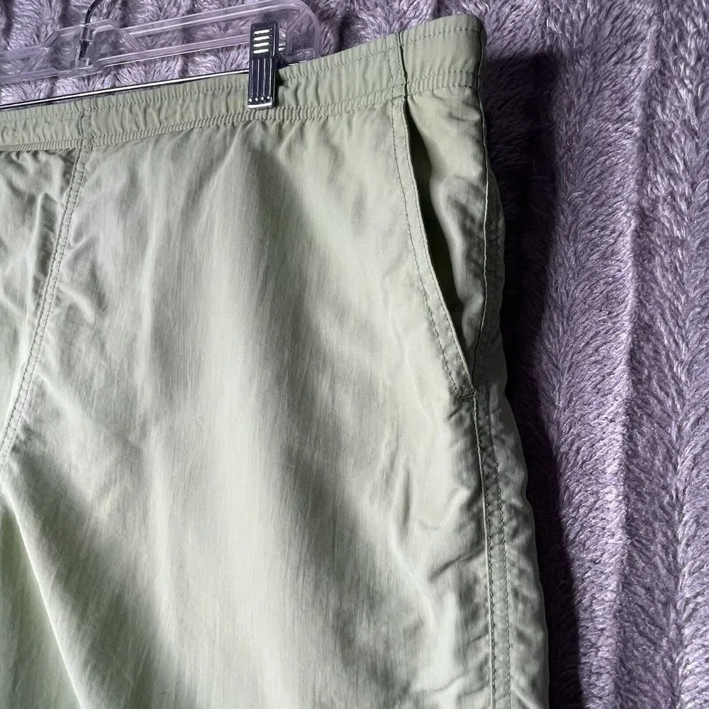 LL Bean Men's Classic Supplex Nylon Board Shorts Lined Large‎ Green Pocketed